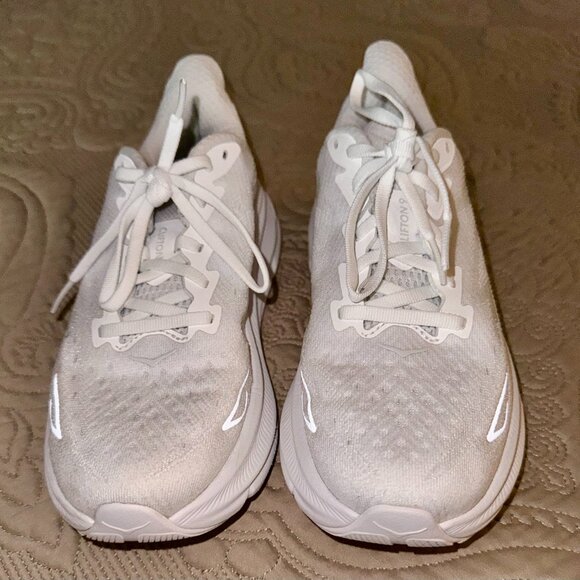 WOMEN HOKA CLIFTON 9 RUNNING SHOES - White Size 6 - Picture 2 of 8